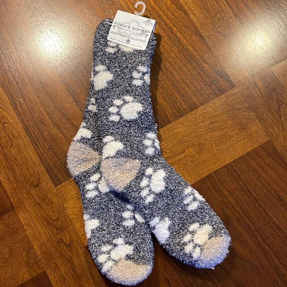 NEVER WORN WORLD'S SOFTEST KNIT PICKIN' COLLECTION SOCKS - PAWPRINTS ADORABLE!